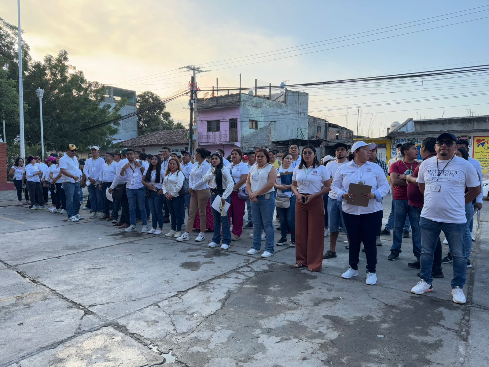 Realiza Secretaría de Administración Mega Tequio de Alfabetización en San Blas Atempa