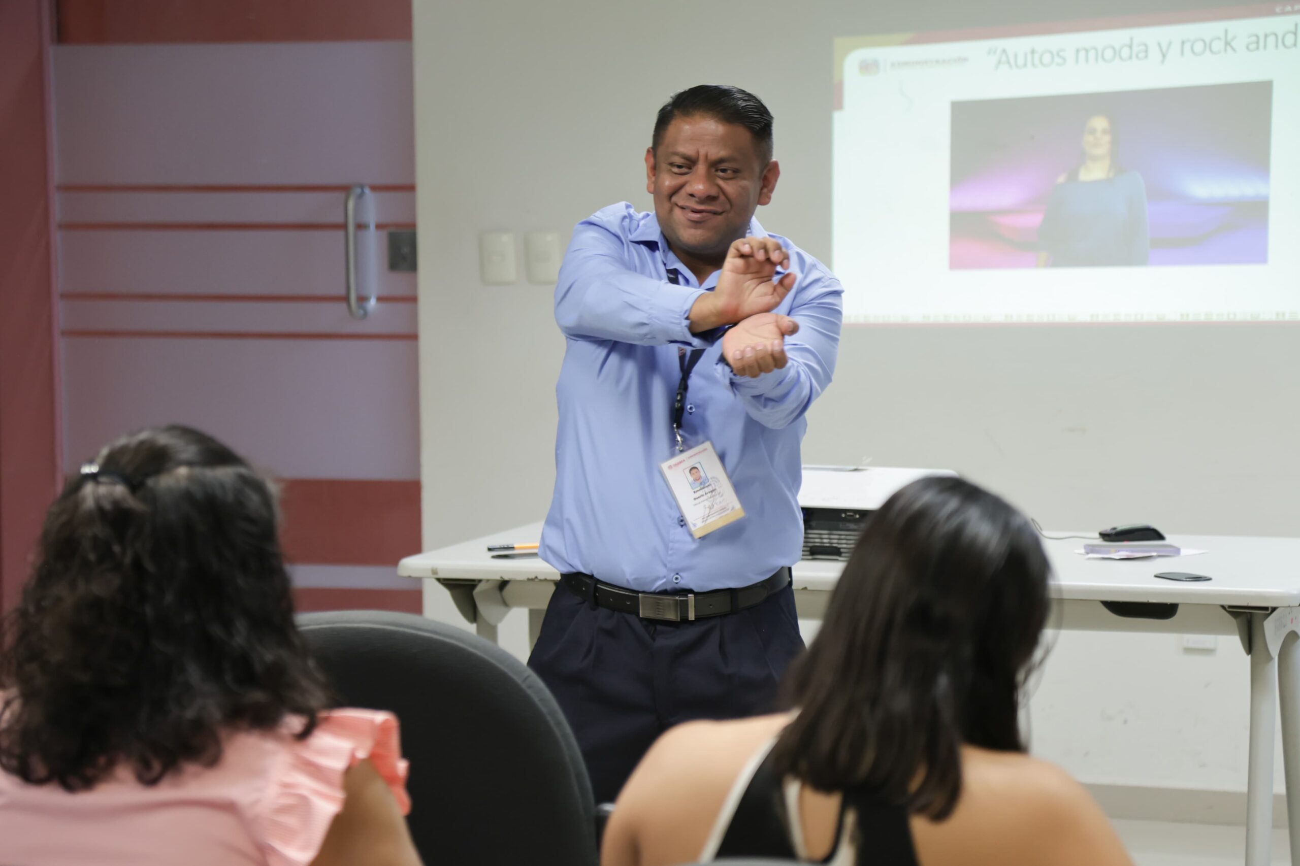 Capacita SA en lengua de señas mexicanas para garantizar la atención inclusiva