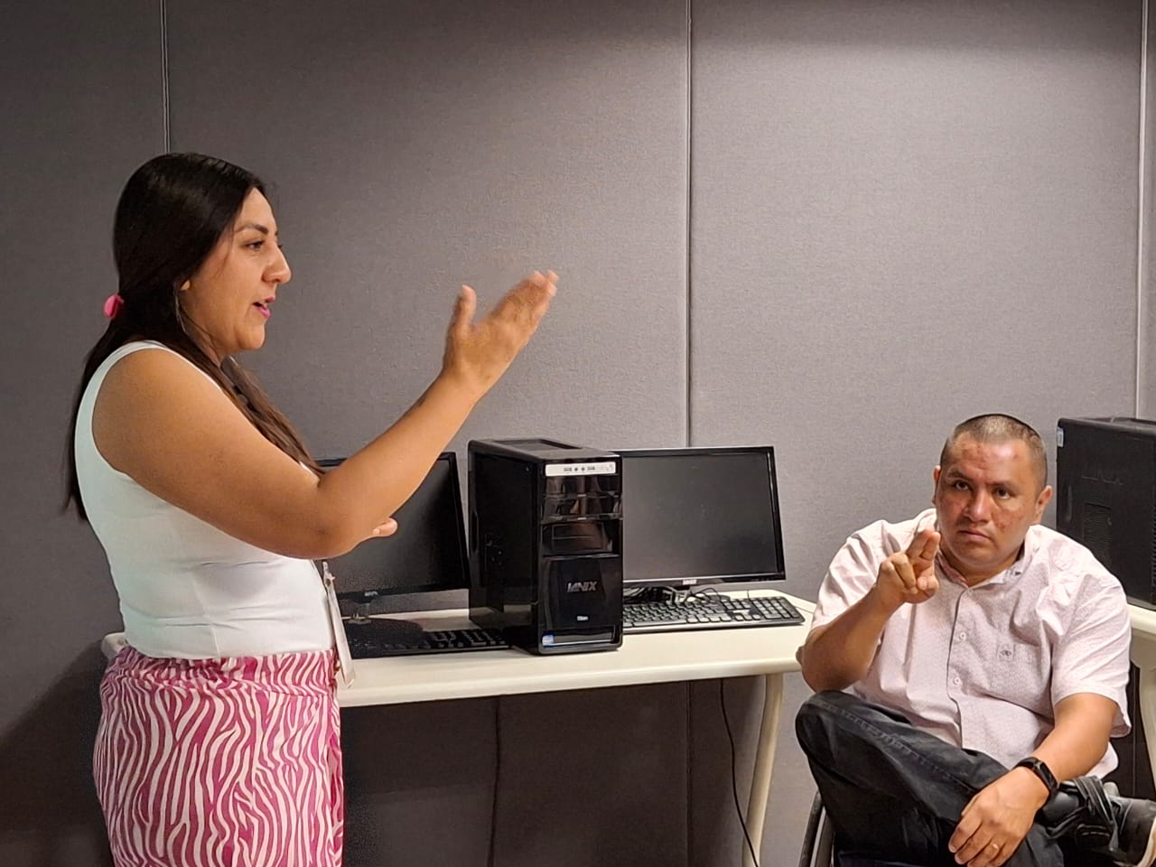 Capacitan a funcionariado de la Secretaría de Administración en LSM