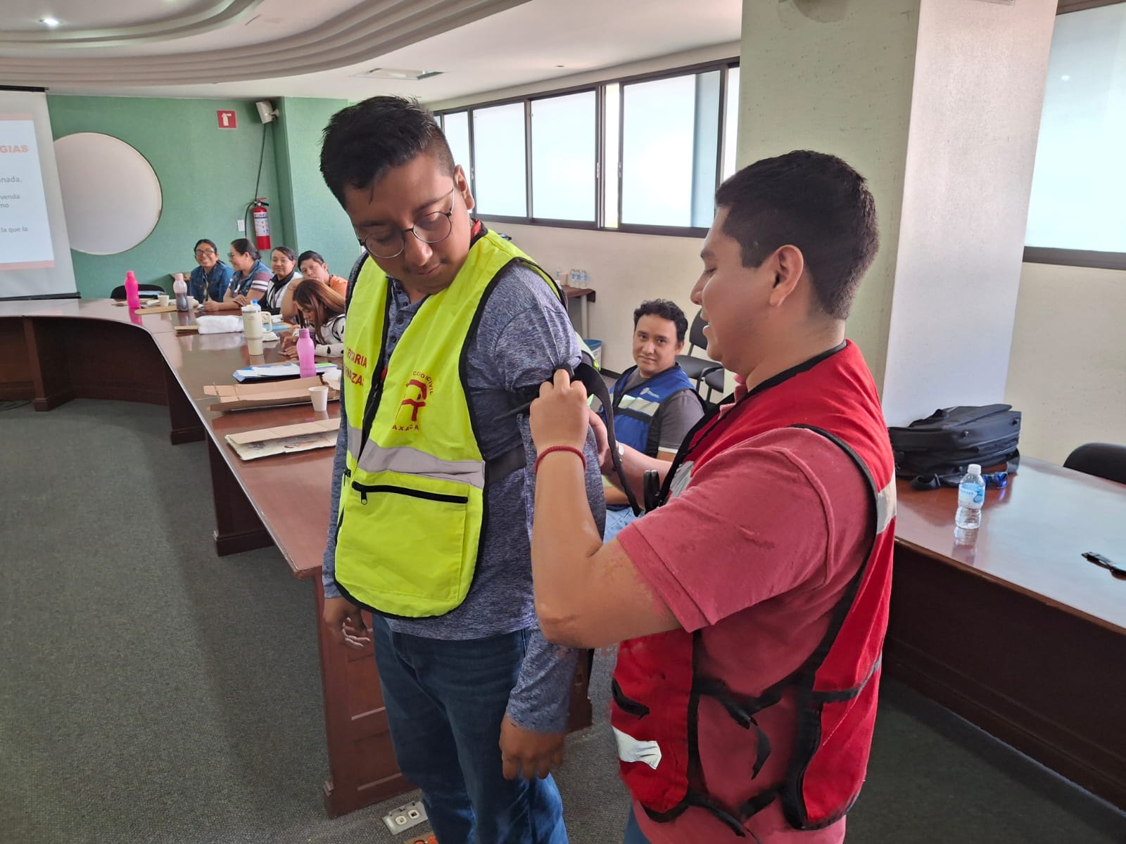 Secretaría de Administración capacita a funcionariado en primeros auxilios y gestión de emergencias
