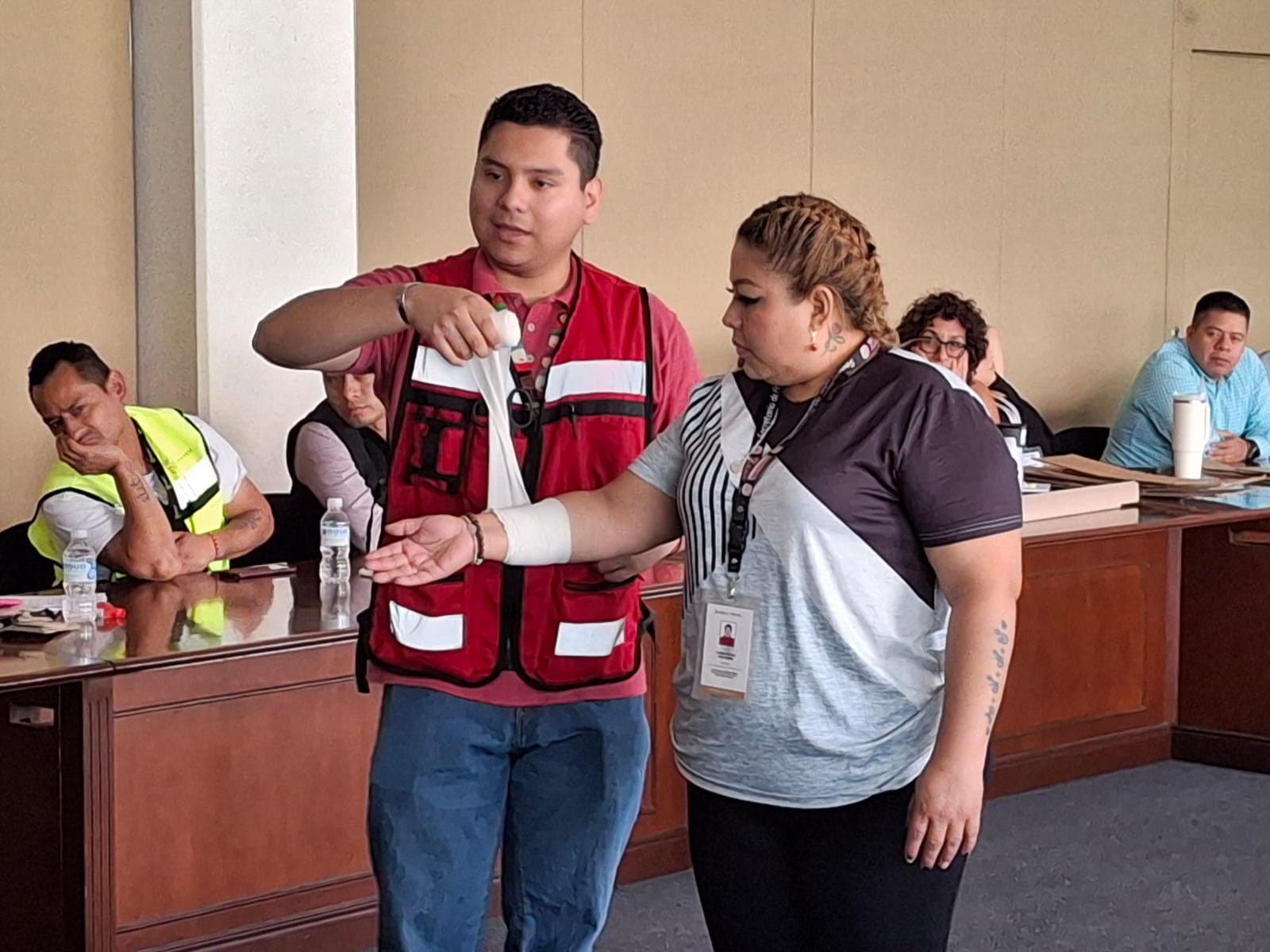 Secretaría de Administración capacita a funcionariado en primeros auxilios y gestión de emergencias
