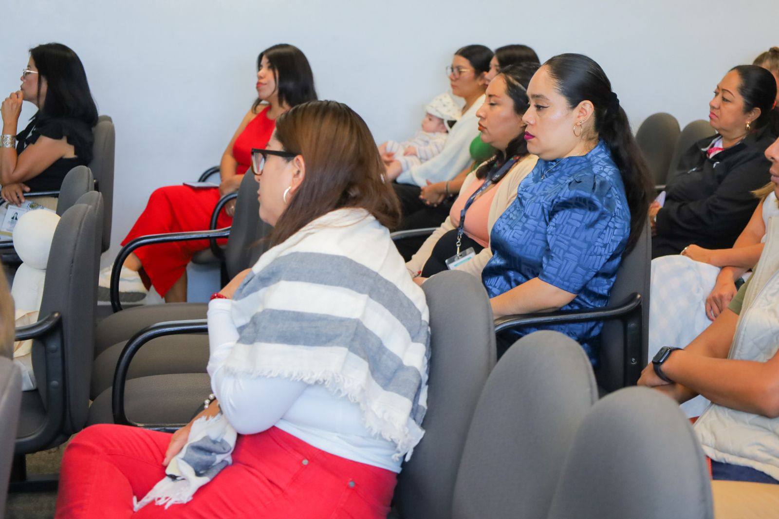 Capacita SA a madres y padres sobre alimentación complementaria en el primer año de vida