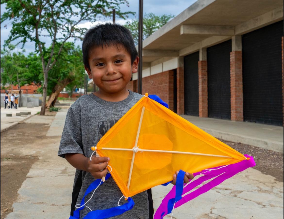 BinniBus se suma a la Divertiruta con el taller de papalotes