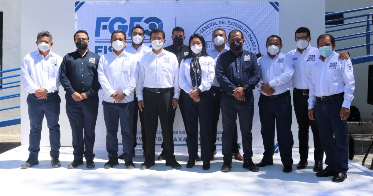 Con entrega de vehículos y equipamiento a Unidades de Género, fortalecemos la procuración de justicia en favor de las mujeres: RVM