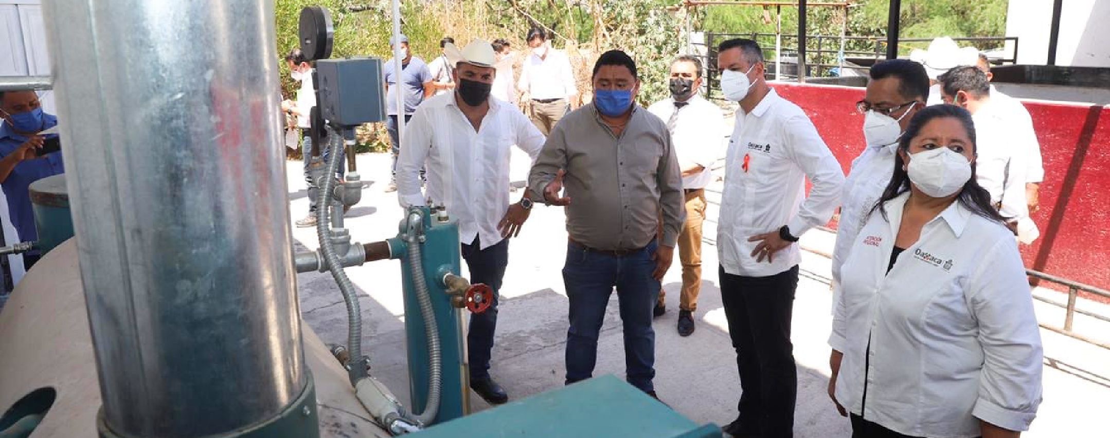 Cumple Alejandro Murat compromisos con la educación, el campo y la vivienda en la Mixteca