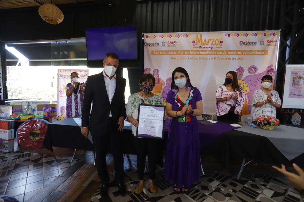 DIF Oaxaca felicita y reconoce la incansable labor de la procuradora María Cristina Susana Pérez Guerrero Zamora