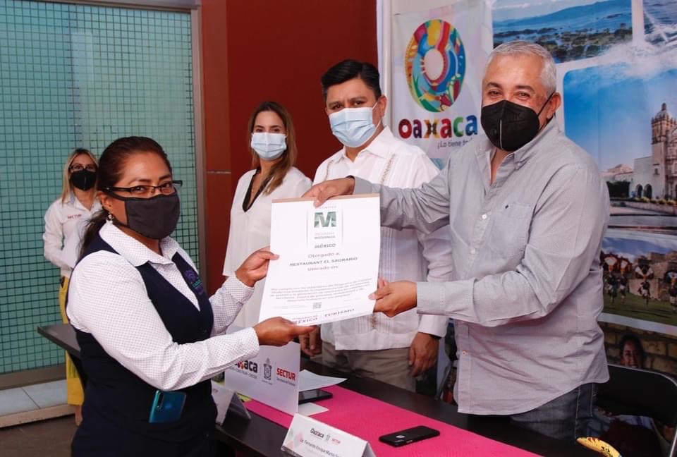 Entrega Sectur Oaxaca Registro Nacional de Turismo y Distintivos Moderniza