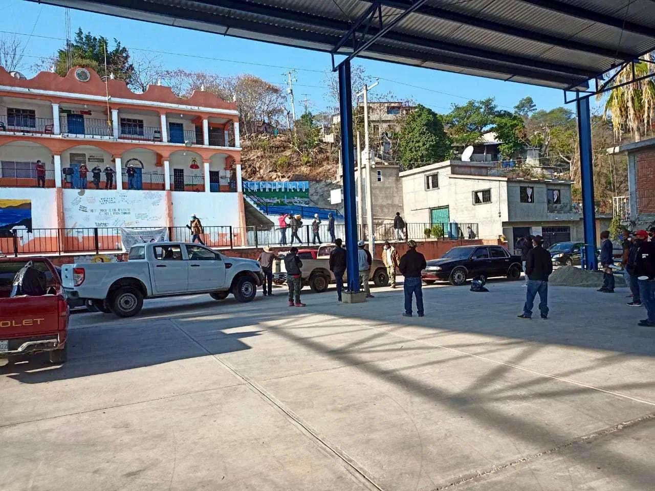 Concilia Segego y CGAR conflicto social entre el municipio de  San Juan Bautista Tlachichilco y su agencia Santa Bárbara Huacapa