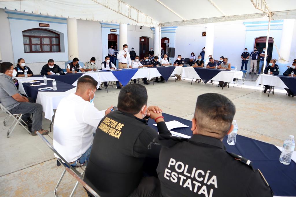 Se reúnen SSPO y autoridades de la microrregión de Ejutla de Crespo