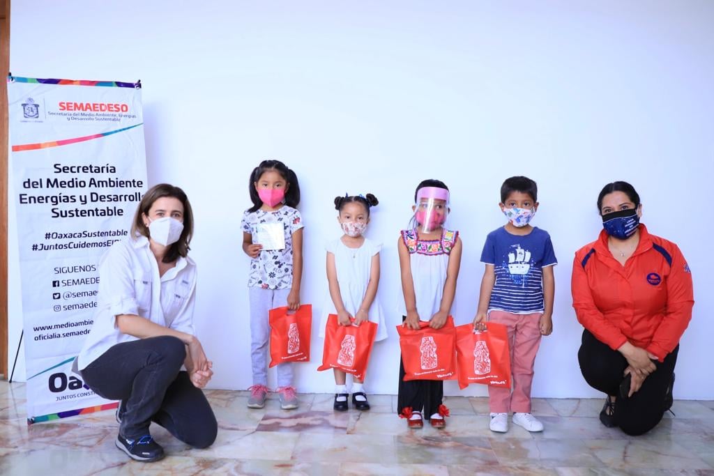 Premia Semaedeso a niñas y niños por creación de papalotes alusivos a aves