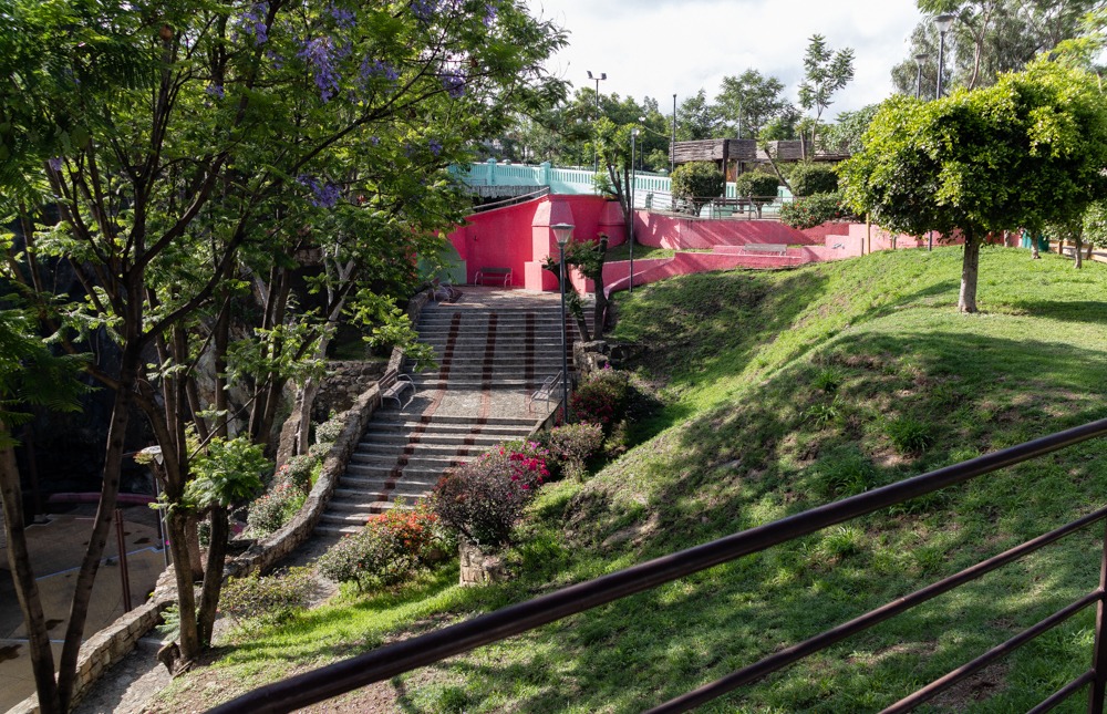 Parque Ciudad de las Canteras recibe mantenimiento constante