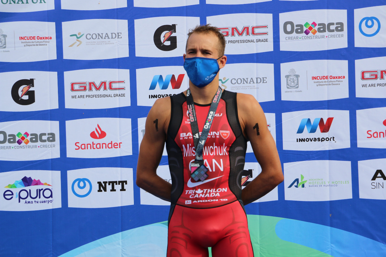 En una gran competencia, Tyler Mislawchuk se queda con el primer lugar de la Copa Mundial de Triatlón