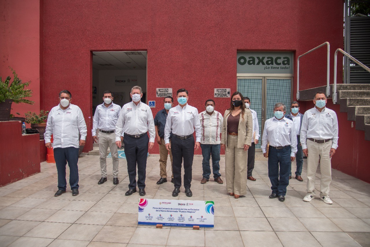 Sectur Oaxaca y autoridades municipales firman convenio en favor de la promoción de Pueblos Mágicos