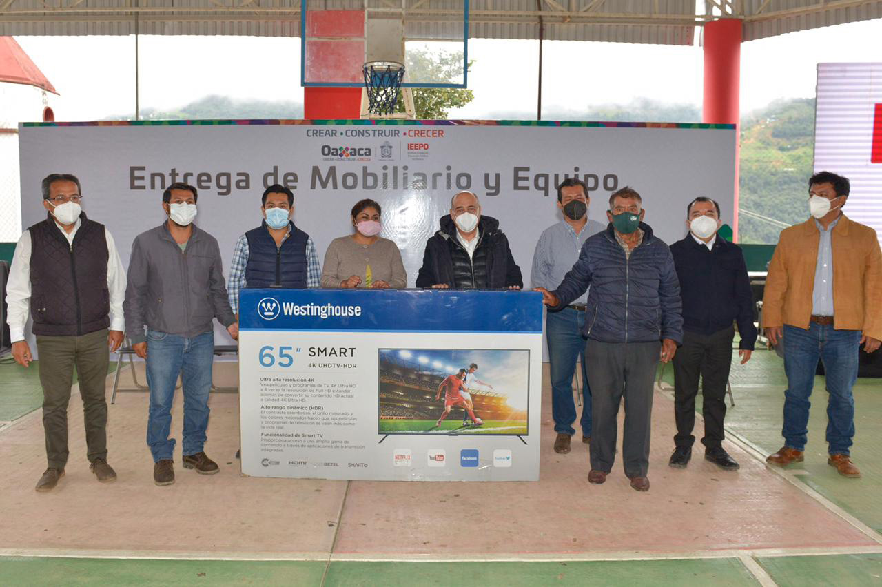 Beneficia IEEPO con mobiliario y equipo a escuelas de la Cañada