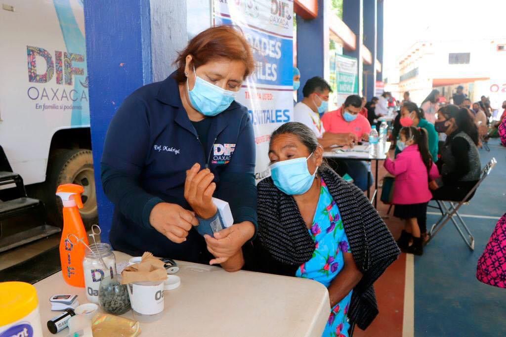 Servicios de atención médica gratuita beneficiaron a más de mil 500 familias: DIF Oaxaca