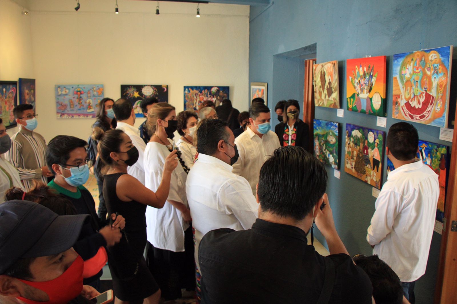 Exponen obras participantes en la convocatoria para la imagen “Julio, mes de la Guelaguetza”