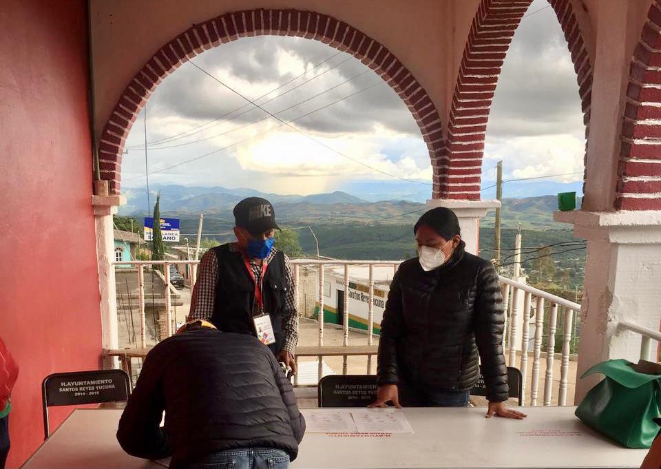 Concilia Segego conflicto social en Santos Reyes Yucuná