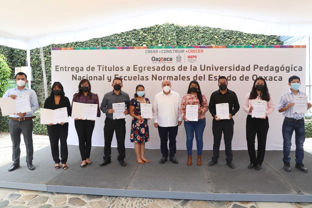Inicia IEEPO entrega de títulos electrónicos a egresados de Escuelas Normales y unidades UPN