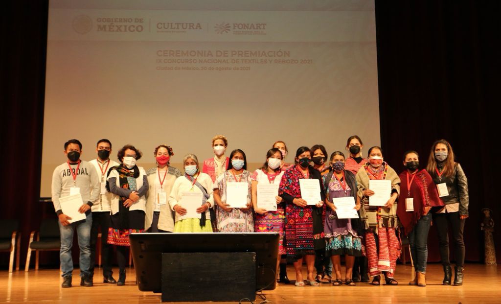 Recibe Oaxaca Galardón Nacional de Textiles
