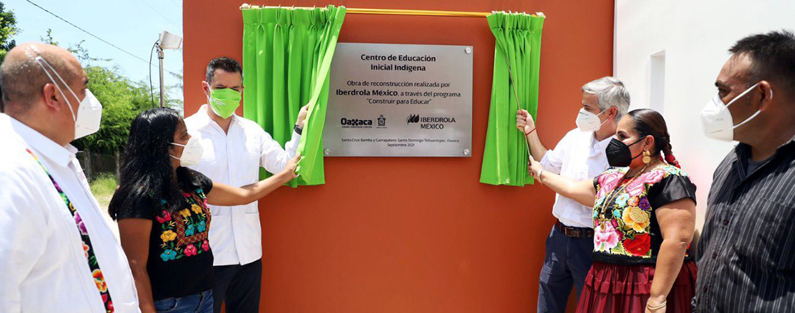En Oaxaca, Gobierno del Estado e iniciativa privada construyen para educar