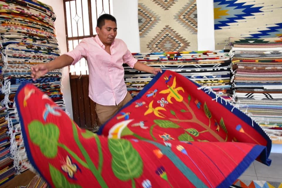 Se publica en el DOF solicitud de Indicación Geográfica del gusano de seda de Cajonos y de los tapetes de lana de Teotitlán del Valle