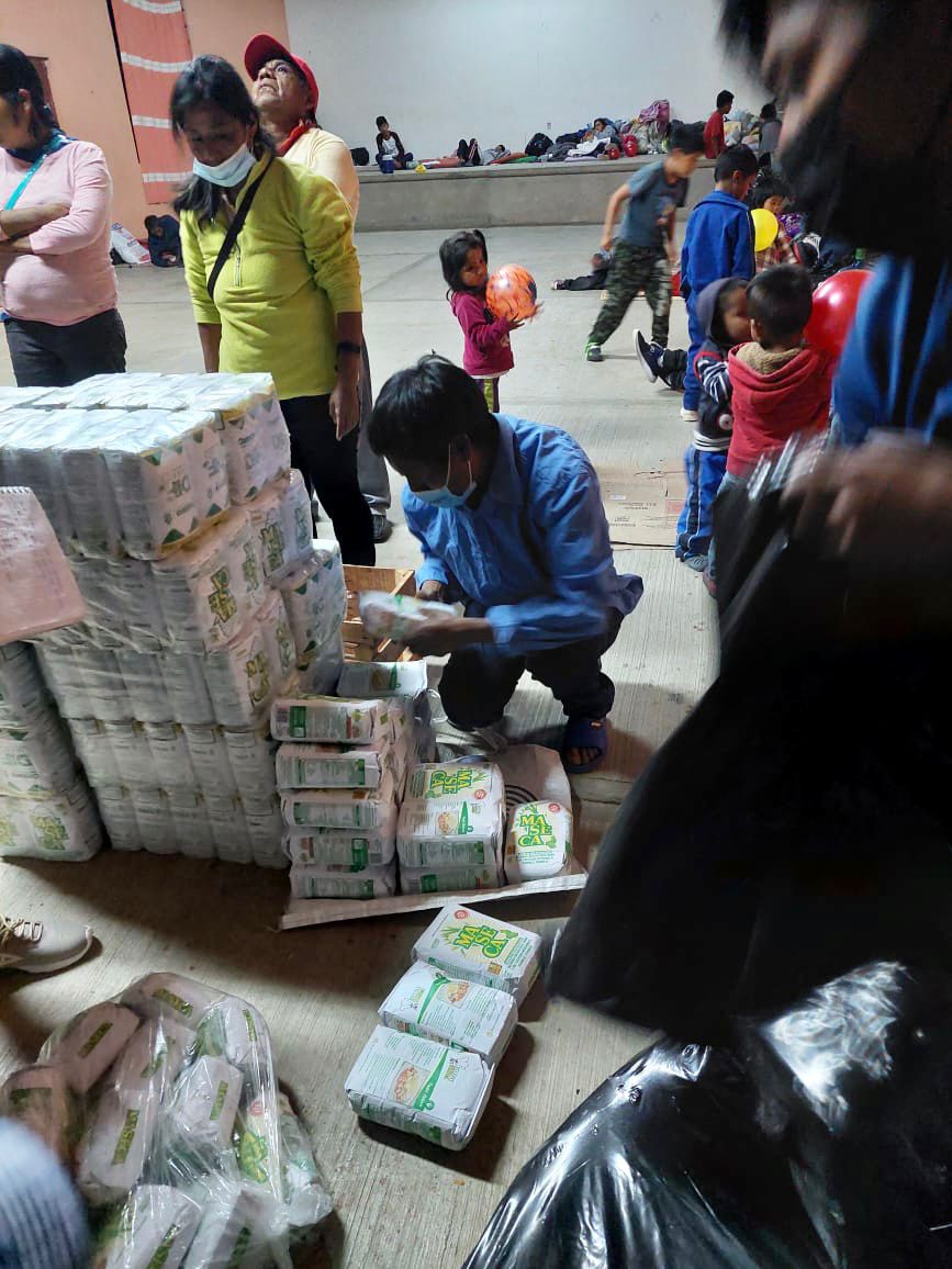 Coordina Segego entrega de ayuda alimentaria, víveres y artículos de primera necesidad a familias del municipio de San Esteban Atatlahuca