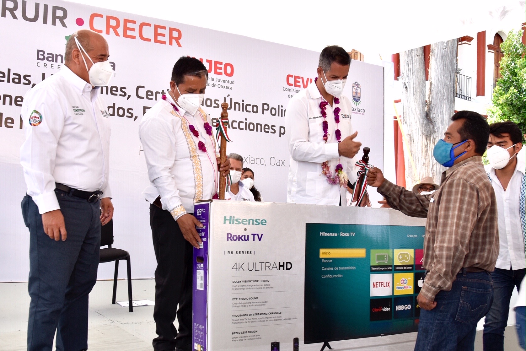 Sin precedentes la entrega de mobiliario y equipo a 3 mil 215 escuelas en Oaxaca: IEEPO