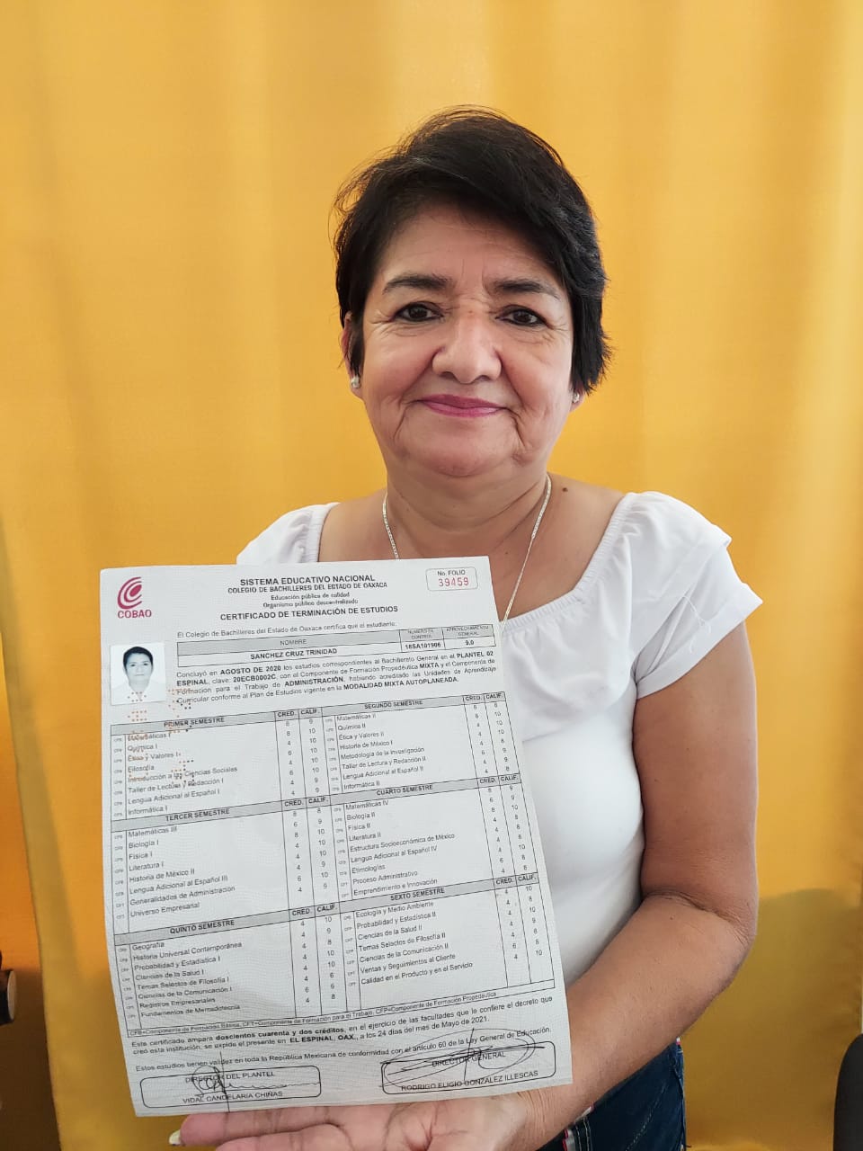 Egresada del Cobao es ejemplo de superación y resiliencia