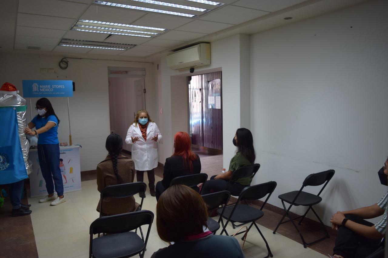 Coesida, “Las Nietas de Donají e Ikikunari” y “100 x Oaxaca”, realizan detecciones de VIH y VHC en el marco del Día Mundial del Sida