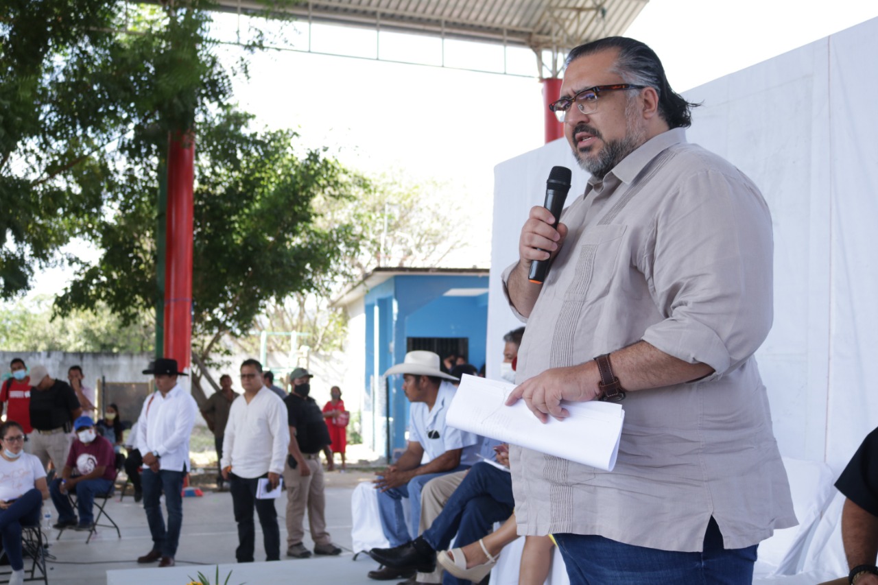 Fiscal General, Arturo Peimbert Calvo, sostiene reunión sobre procuración de justicia con pobladores de San Francisco Cozoaltepec, en la Costa de Oaxaca