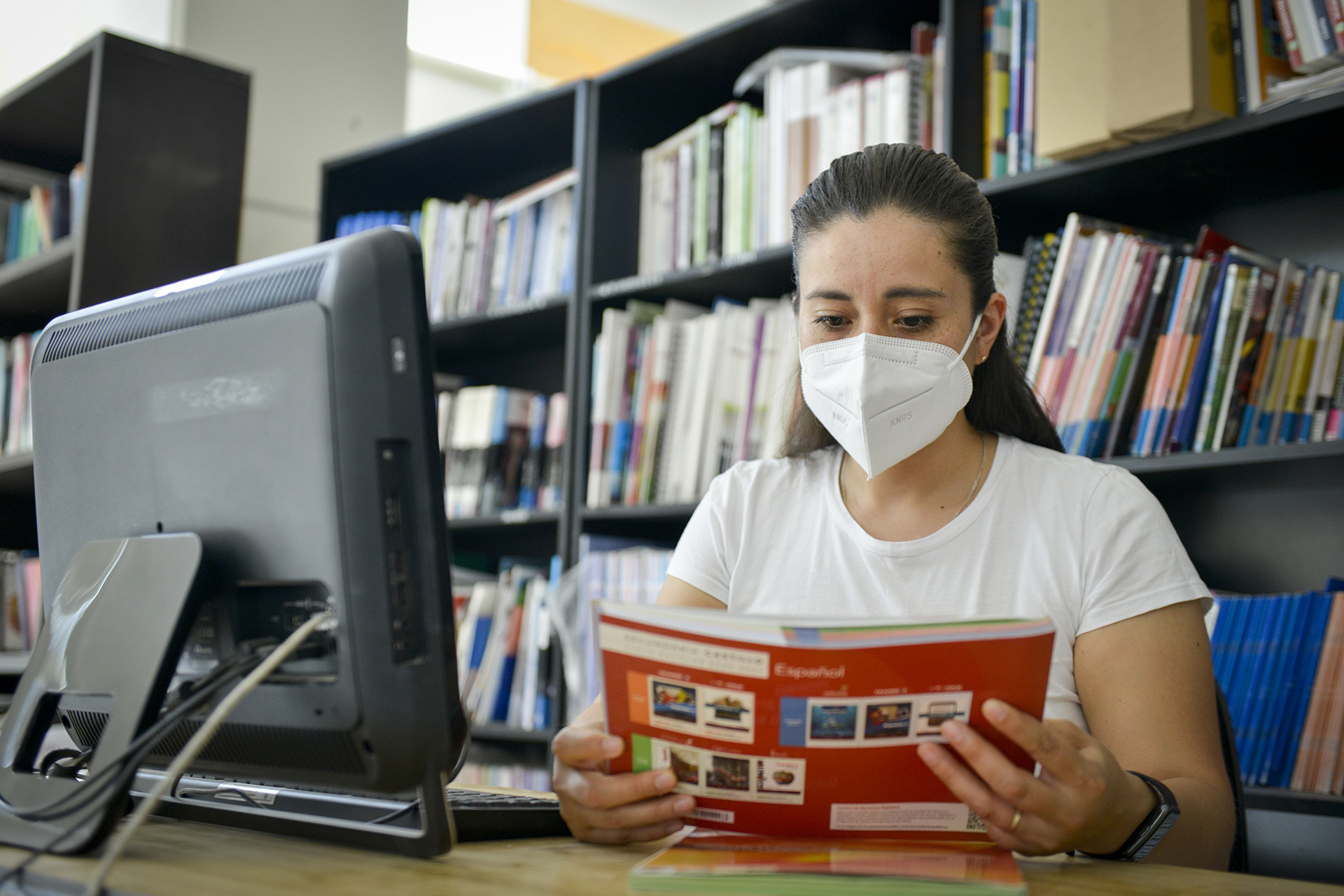 Informa IEEPO que continúa abierto proceso de selección de libros de texto de secundaria 