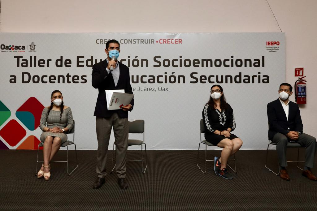 Imparte IEEPO taller “Habilidades para la vida en la adolescencia” a docentes de Secundaria