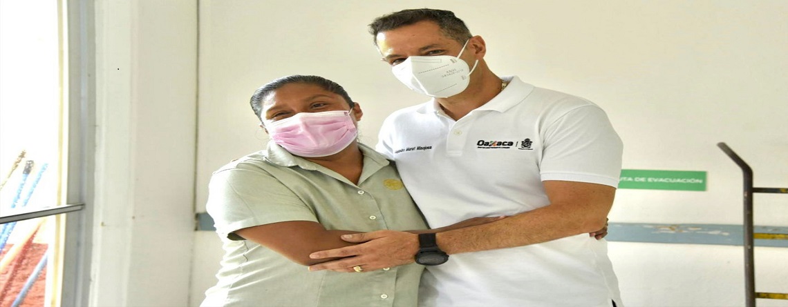 Recorren Gobernador de Oaxaca y titular del Insabi infraestructura de salud afectada por el huracán “Ágatha”