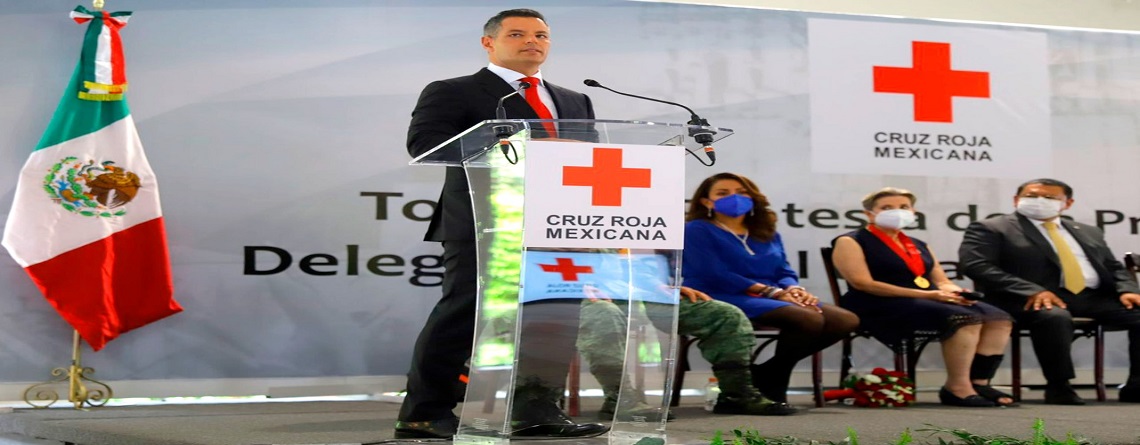 Entrega AMH nombramiento a María Antonieta Velásquez Chagoya, como nueva presidenta y delegada Estatal de la Cruz Roja Mexicana