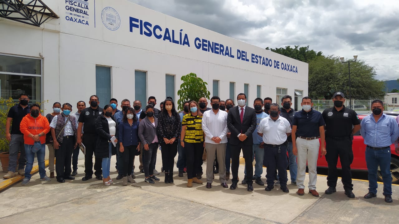 Fiscalía General participa en foro en materia de género e imparte cursos de prevención a adolescentes