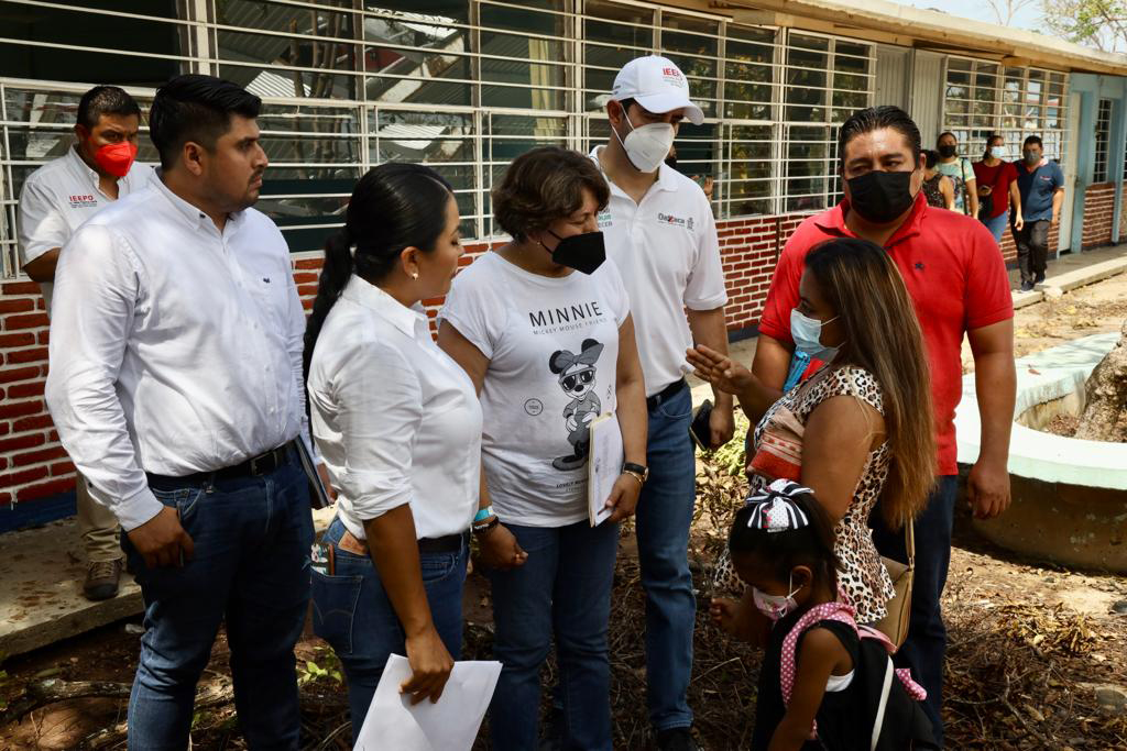 Realizan titulares de la SEP y el IEEPO recorrido de atención  a escuelas afectadas por el paso del huracán “Ágatha”