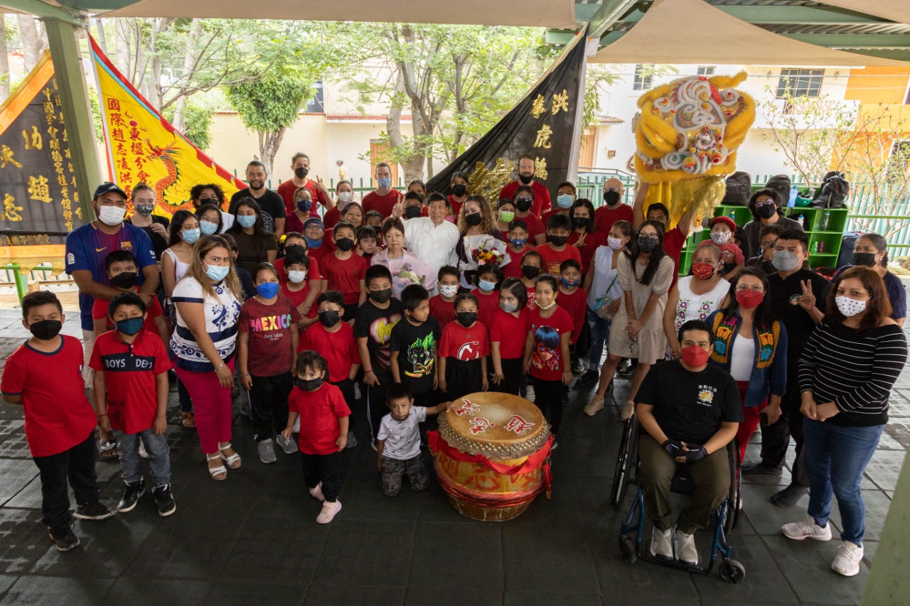 Disfrutan niños y adultos exhibición de Kung Fu en el CAPCE
