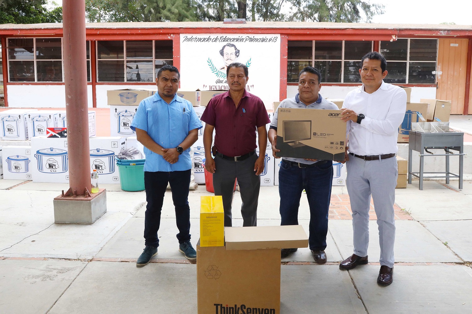 Equipa IEEPO cocina del internado “Ignacio Mejía”