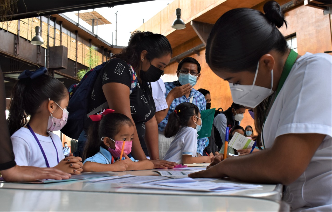 Concluye con éxito primer día de vacunación contra  COVID-19 a la población infantil