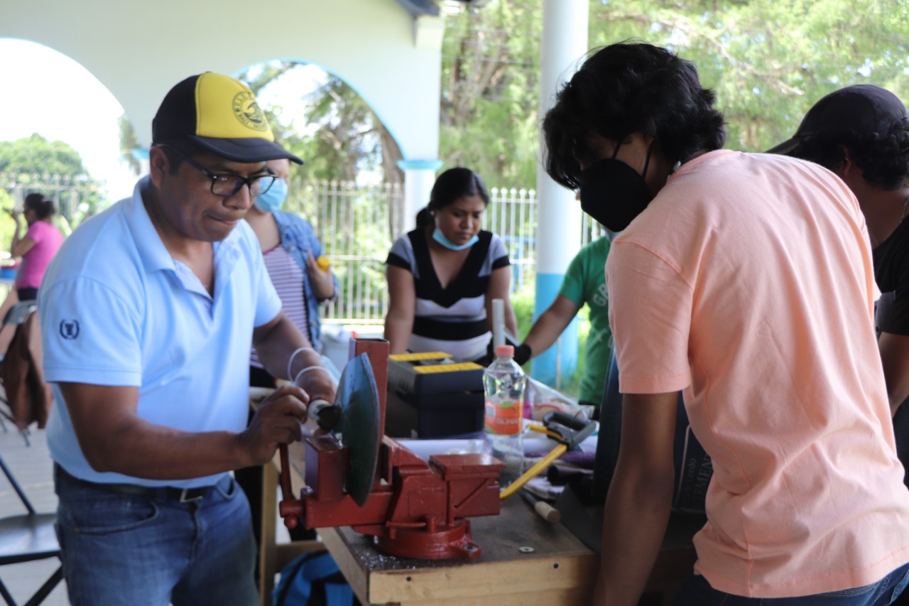 Fomenta UTSSO el desarrollo de tecnología sustentable  para beneficio de las comunidades de la Sierra Sur