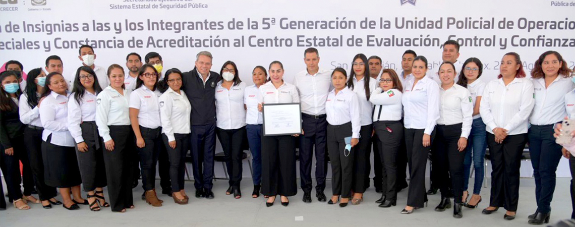 Entrega AMH insignias a 5ª generación de la Unidad Policial de Operaciones Especiales de Oaxaca