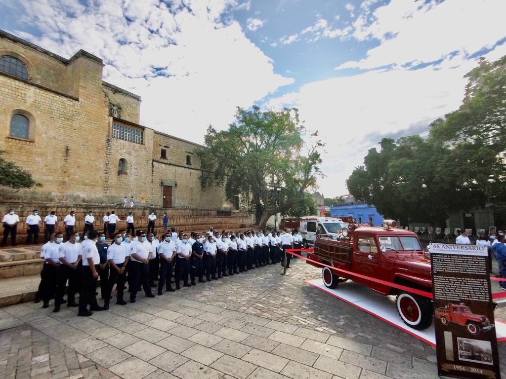 Cumple bomberos 68 años de heroicas labores de auxilio a la población oaxaqueña