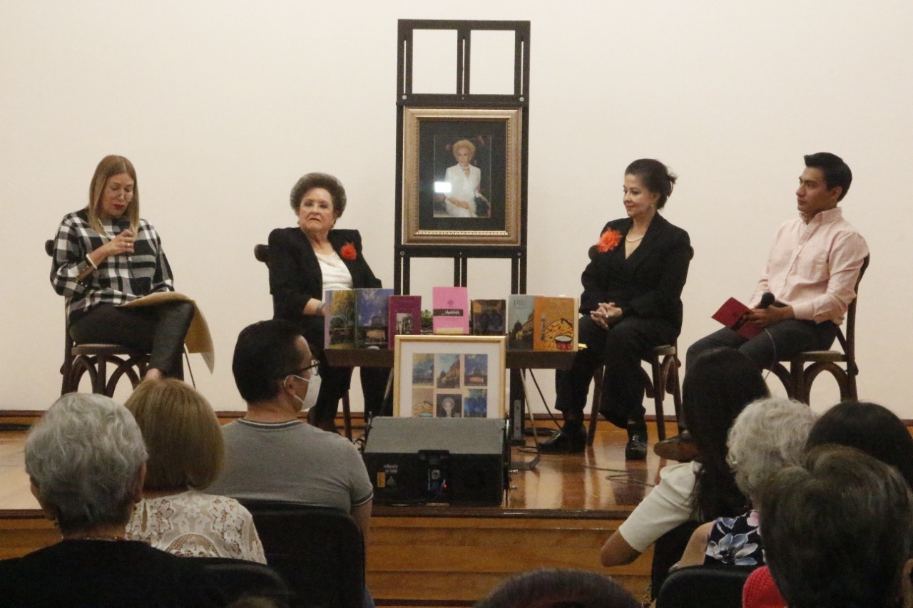 Presentó la Casa de la Cultura Oaxaqueña  el último ejemplar de “Indelebles”