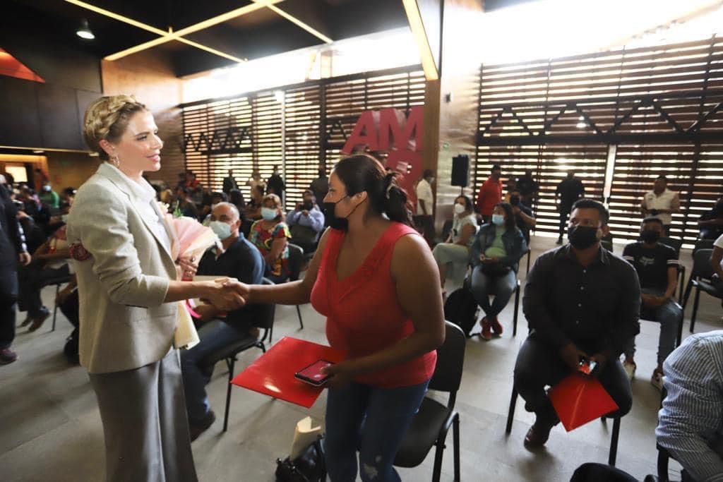 Solo con amor, unión y esfuerzo conjunto, seguiremos construyendo un Oaxaca de oportunidades para todas y todos: IMM