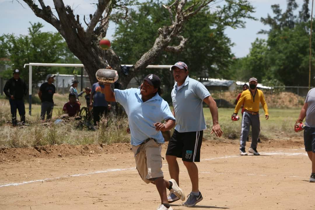Más de dos mil personas fueron parte del Bloque Deportivo “Lunes del Cerro 2022”