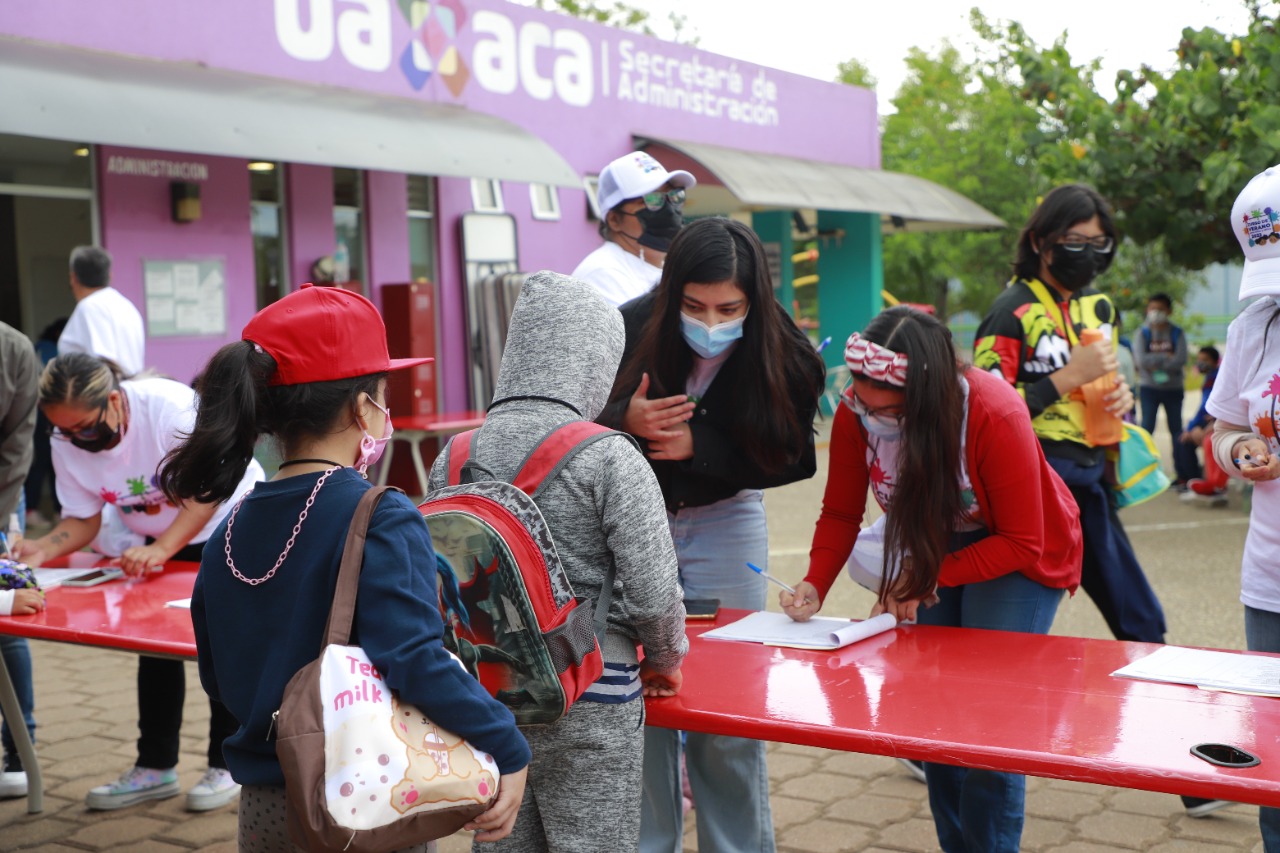 Inicia Secretaría de Administración cursos de verano en parques públicos