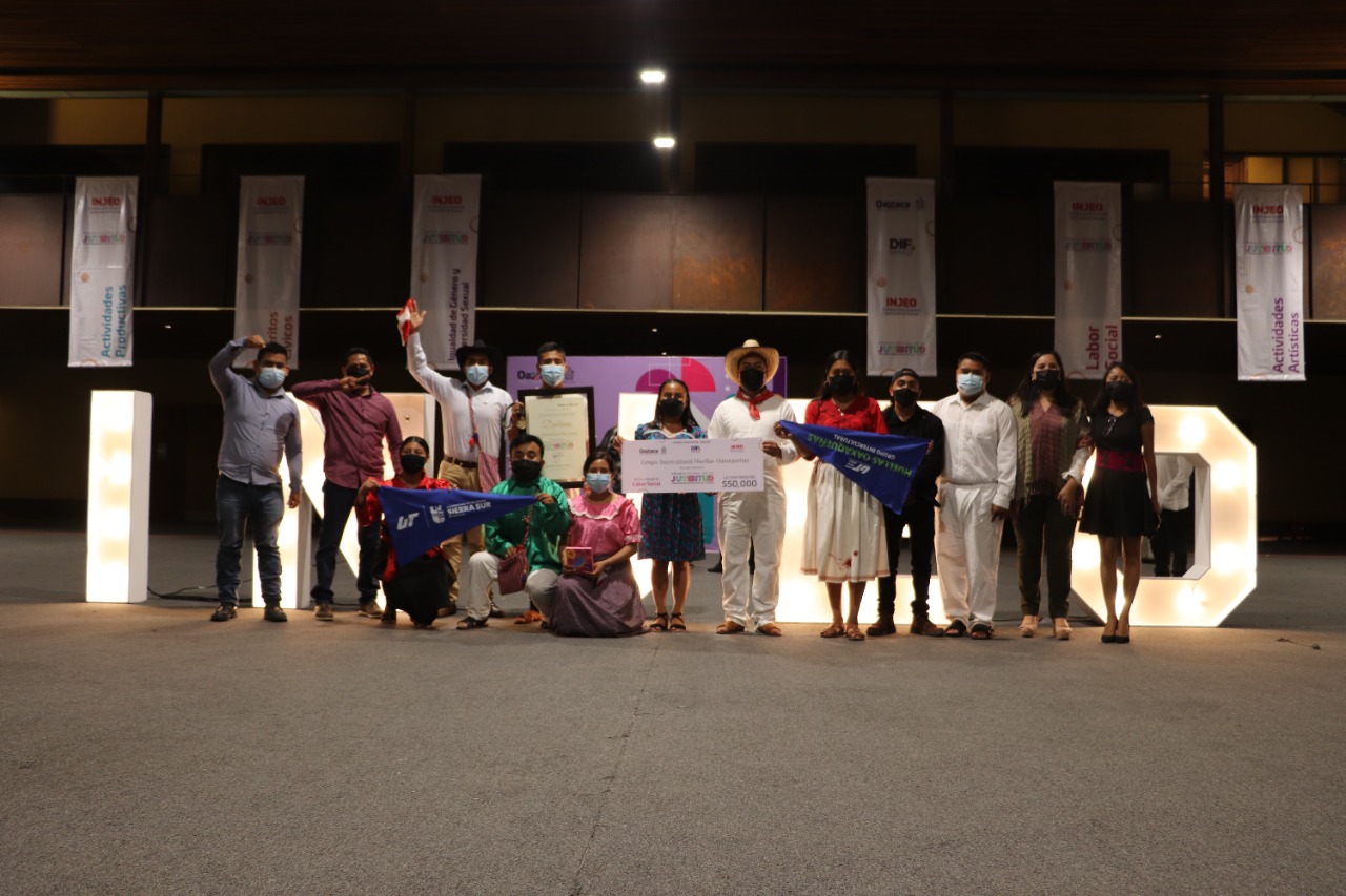 Otorga Gobierno del Estado el Premio Estatal de la Juventud a jóvenes estudiantes de la UTSSO