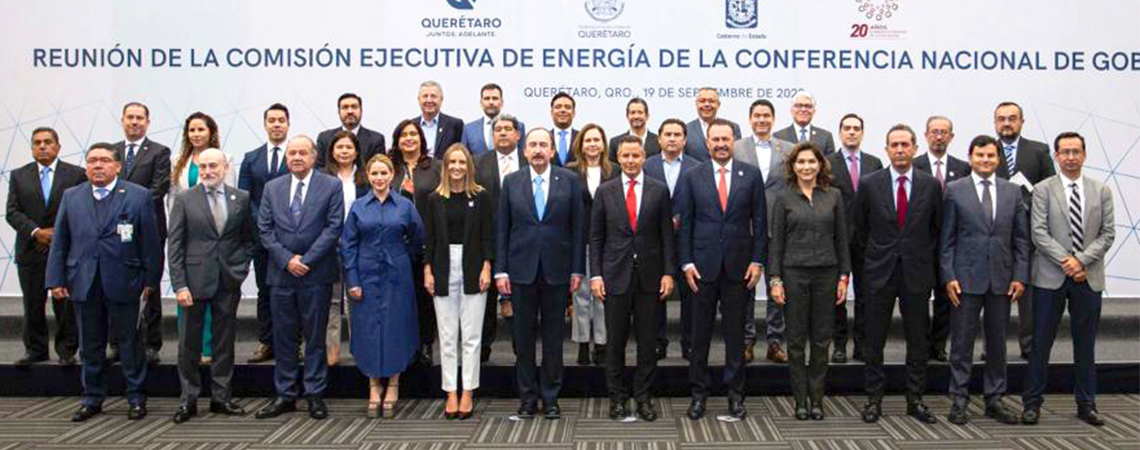 Toma protesta Alejandro Murat a Mauricio Kuri como nuevo Coordinador de la Comisión de Energía de la Conago