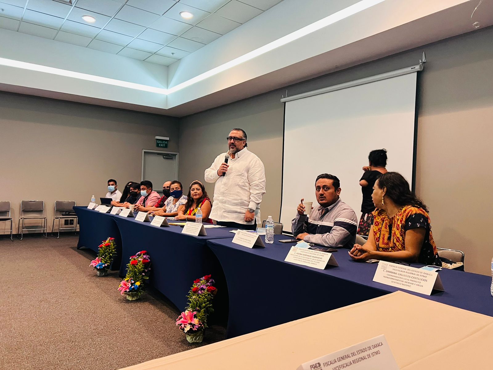 Fiscal General, Arturo Peimbert Calvo, sostiene reunión de trabajo con defensores y activistas de derechos humanos de la comunidad Muxe y LGBTTTI en el Istmo de Tehuantepec