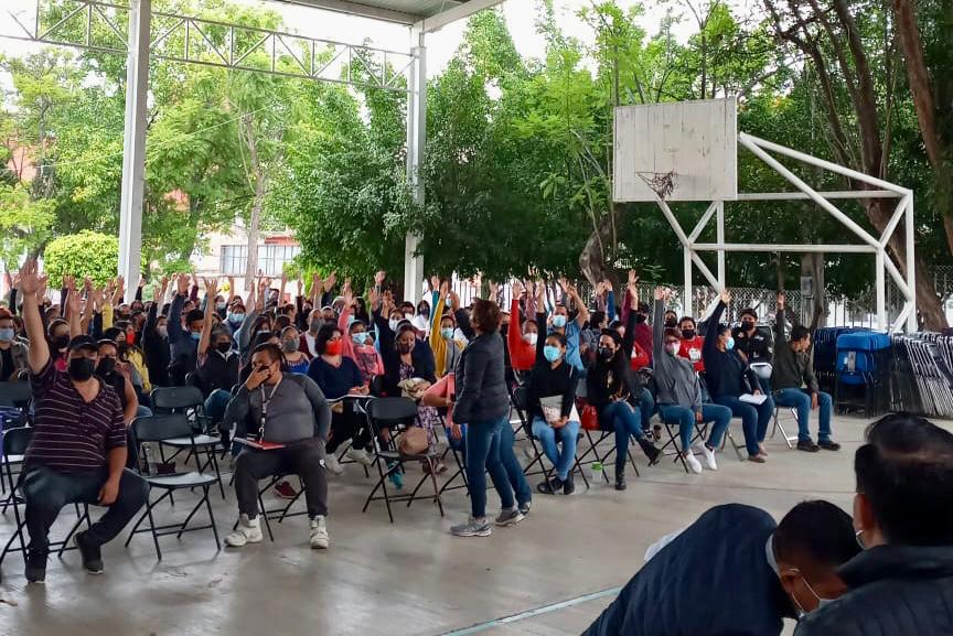 En consenso autoridades escolares, padres y madres de familia, acuerdan regreso a clases presenciales en Escuela España: IEEPO